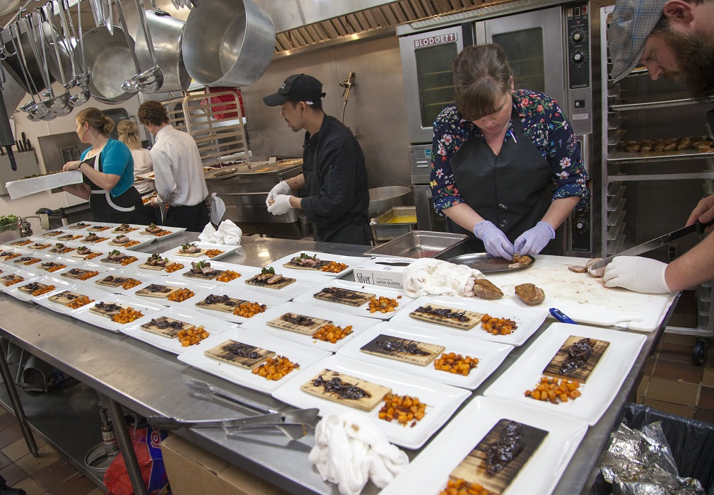 om2016CedarPlankPlating.2